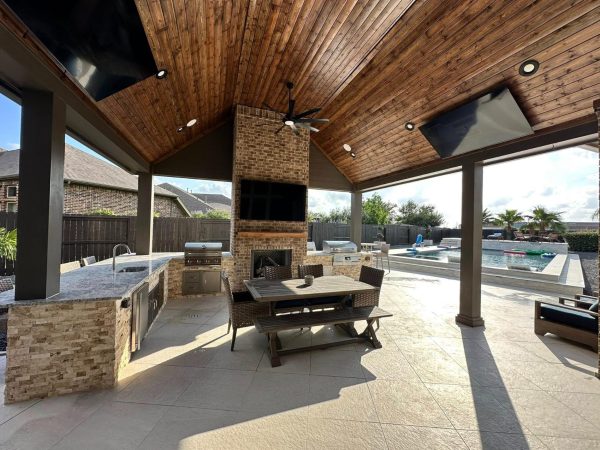 Custom Outdoor Fireplaces in Friendswood | Turnkey Firepits