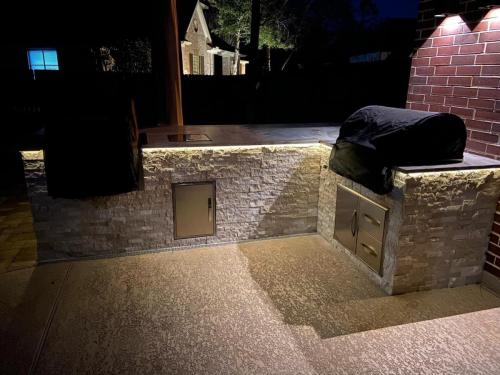 Outdoor Kitchen. Forest of Friendswood Subdivision, Friendswood. 