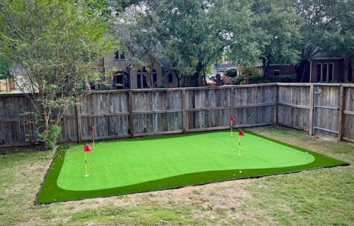 Turf design, putting green, backyard turf, rymar turf. Clear Lake City.