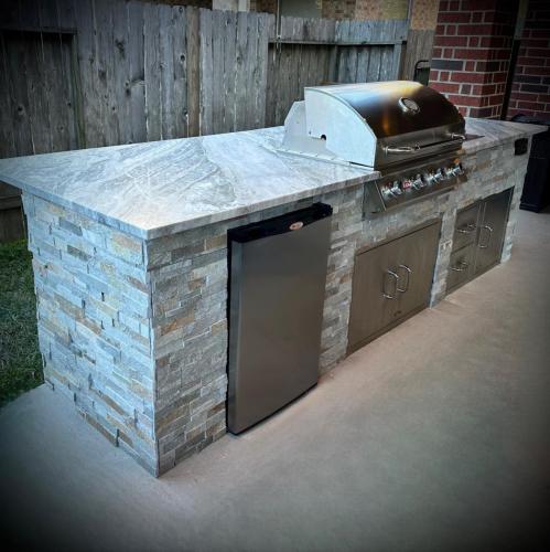 Outdoor kitchen, grilling, backyard kitchen, custom patio. Brittany Lakes, Subdivision, League City.