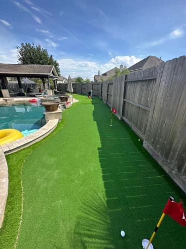 Turf design, putting green, backyard turf, rymar turf