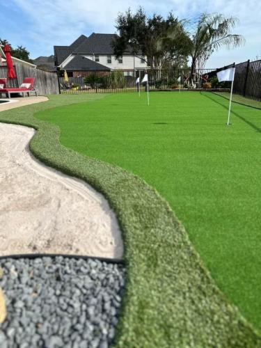 Turf design, putting green, backyard turf, rymar turf. Turf project. Magnolia Creek Subdivision, League City. 
