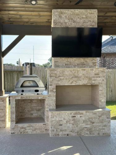 Outdoor fireplace