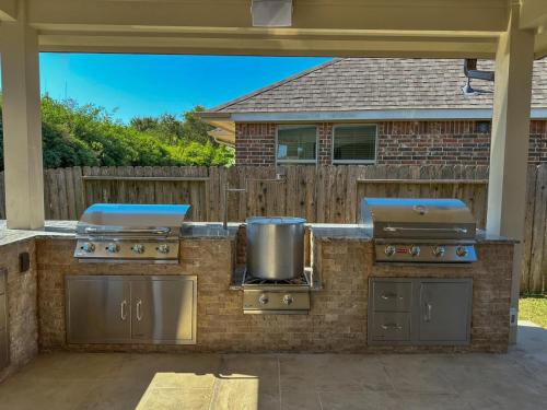 Outdoor Kitchen